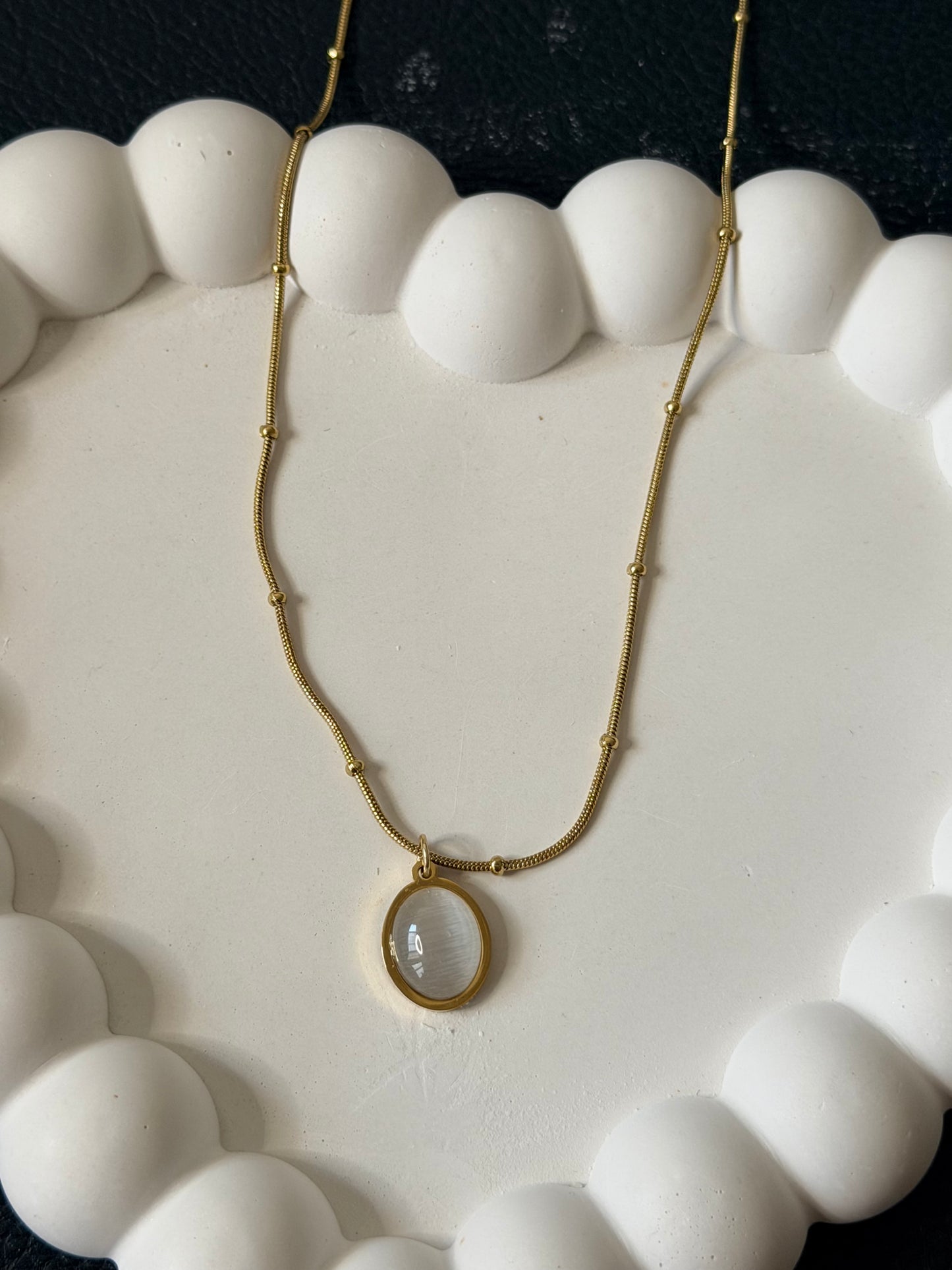 Cabochon Cat Eye Necklace