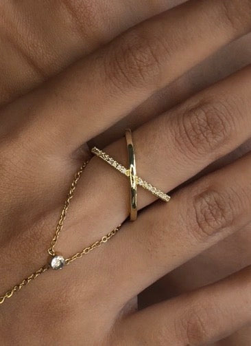 Stella Crisscross Ring