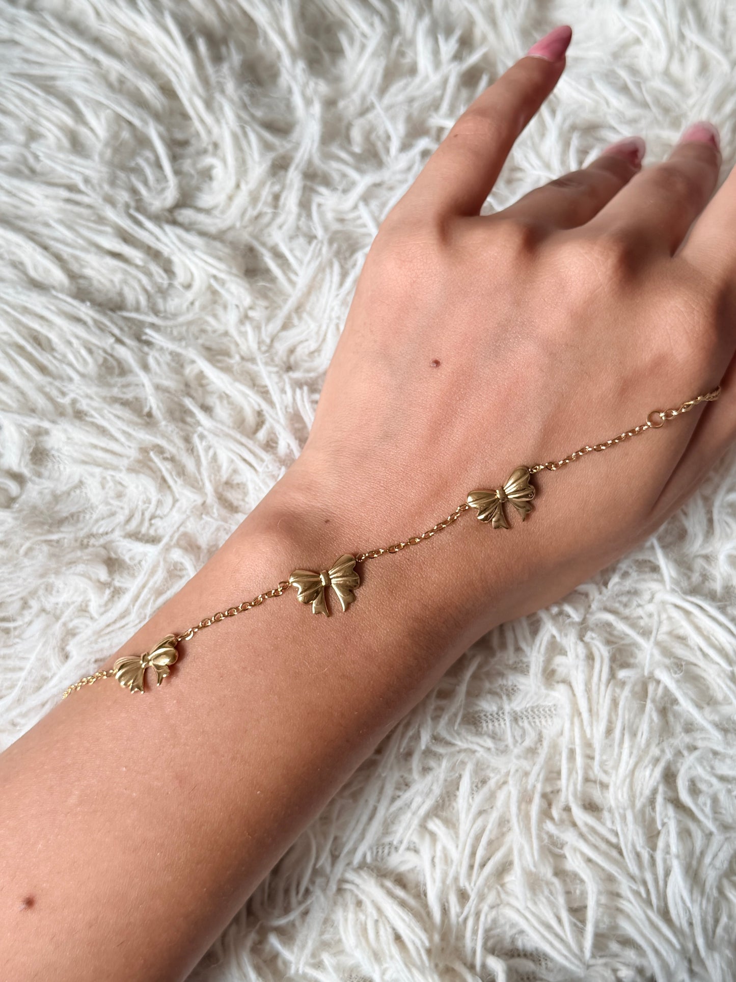 Amora Bow Bracelet