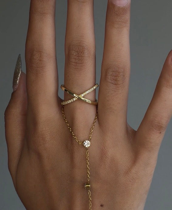 Stella Crisscross Ring