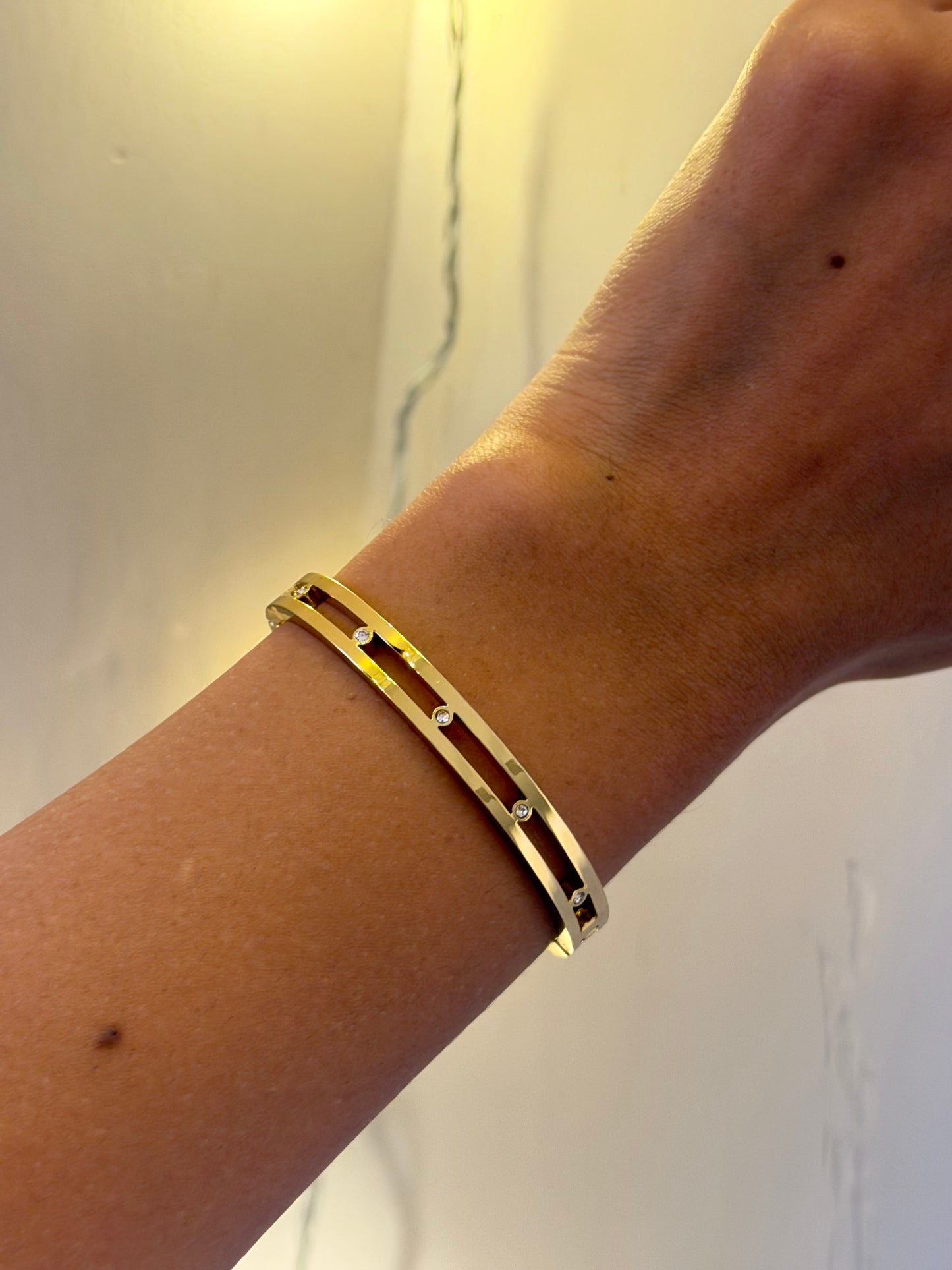 Bezel Crystal Kada Bracelet