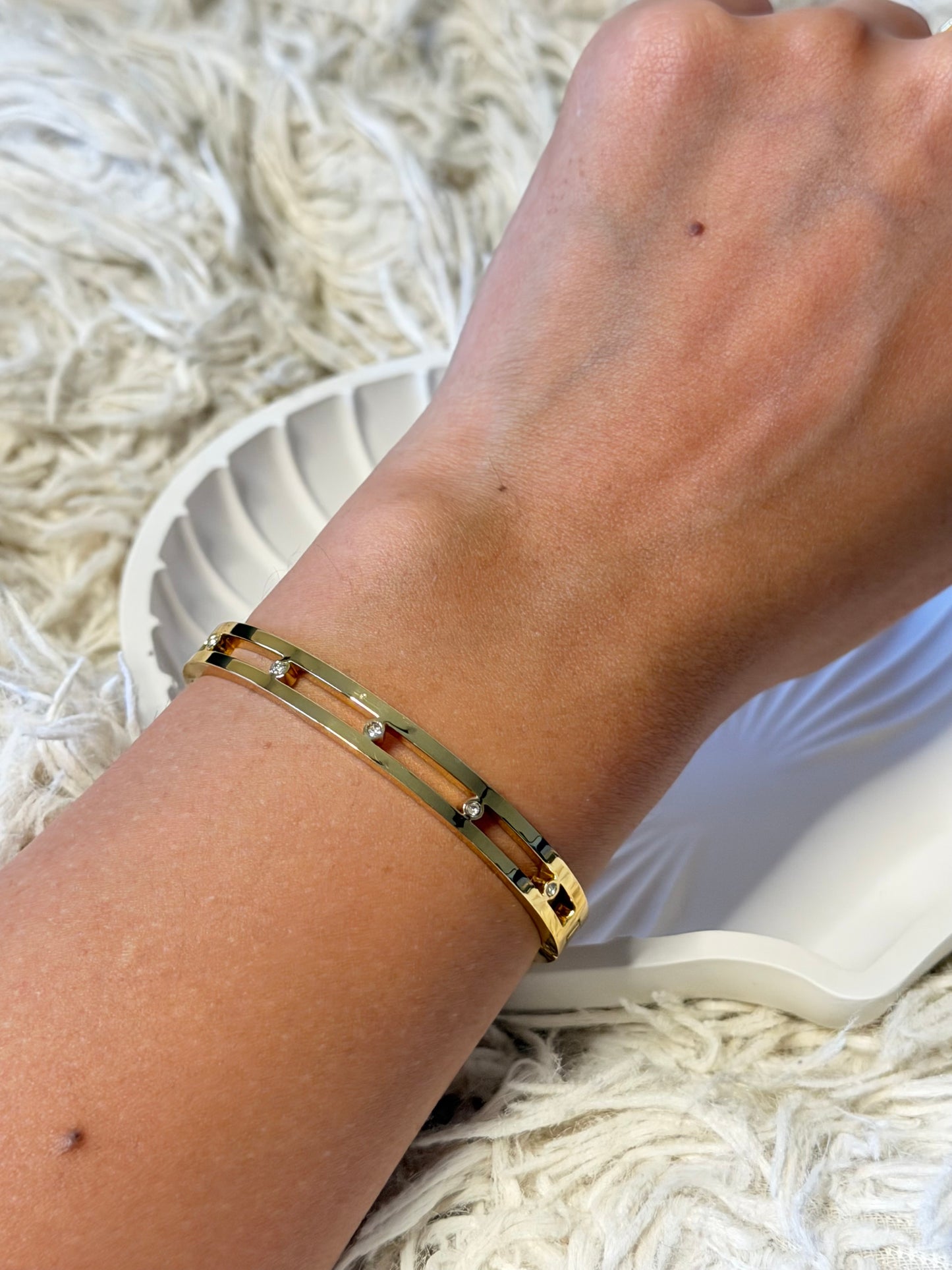 Bezel Crystal Kada Bracelet