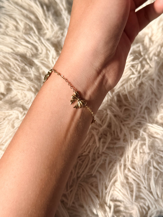 Amora Bow Bracelet