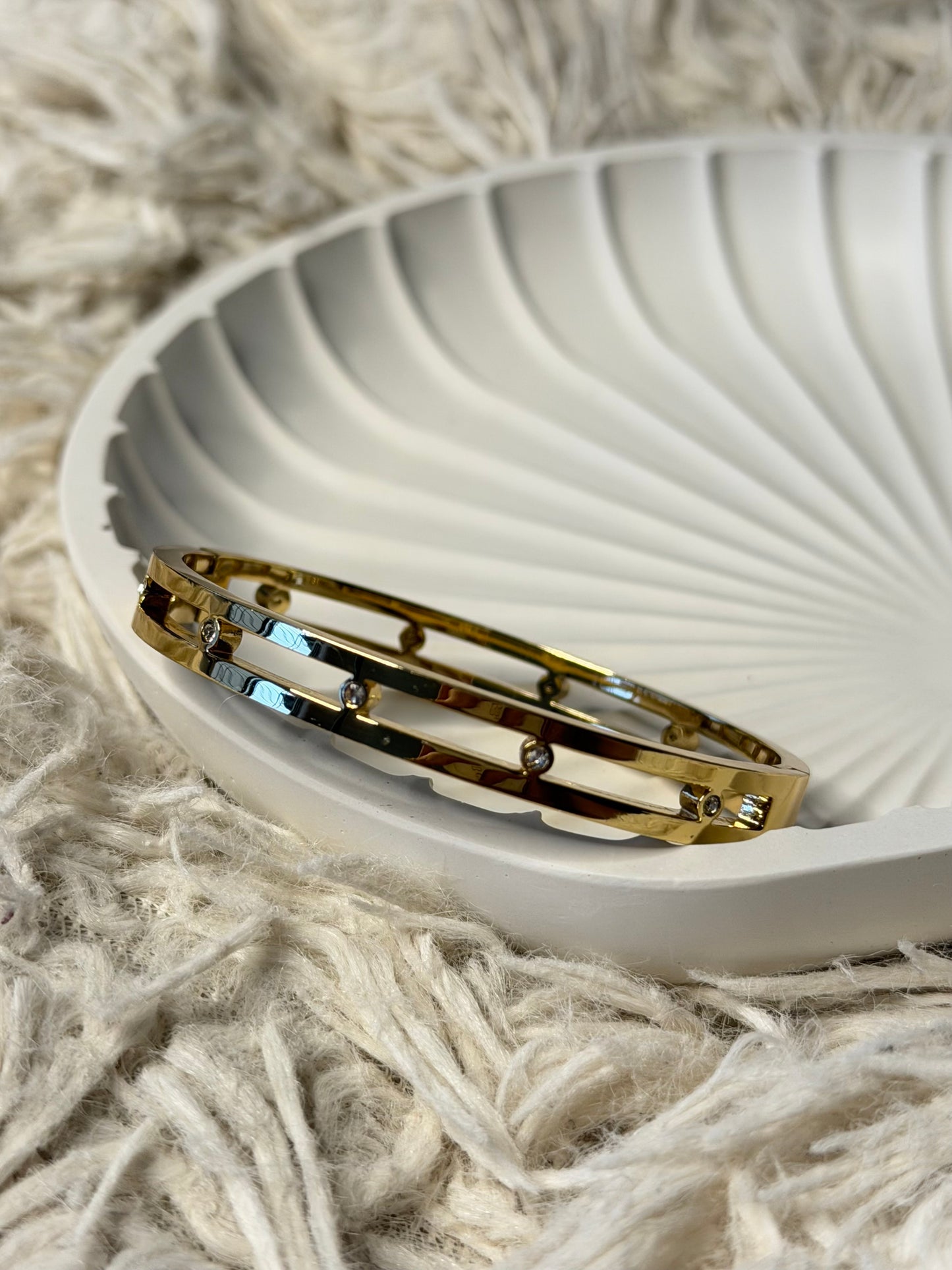 Bezel Crystal Kada Bracelet