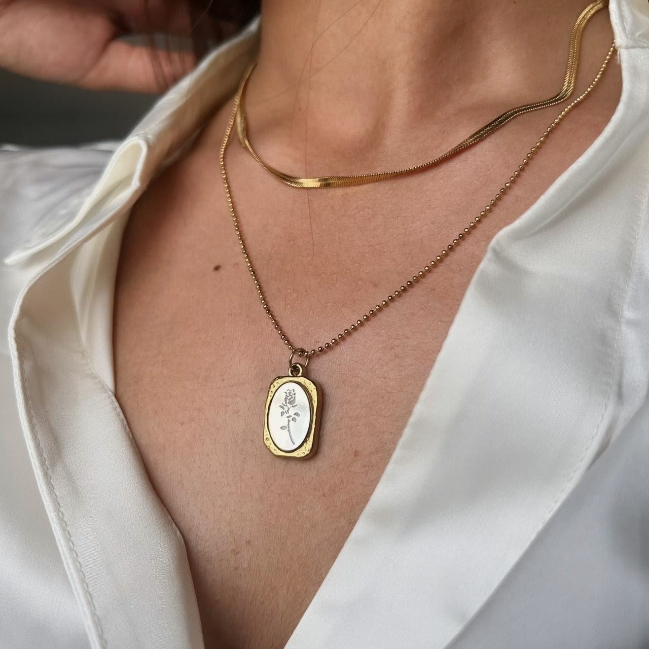 Rose Layer Necklace