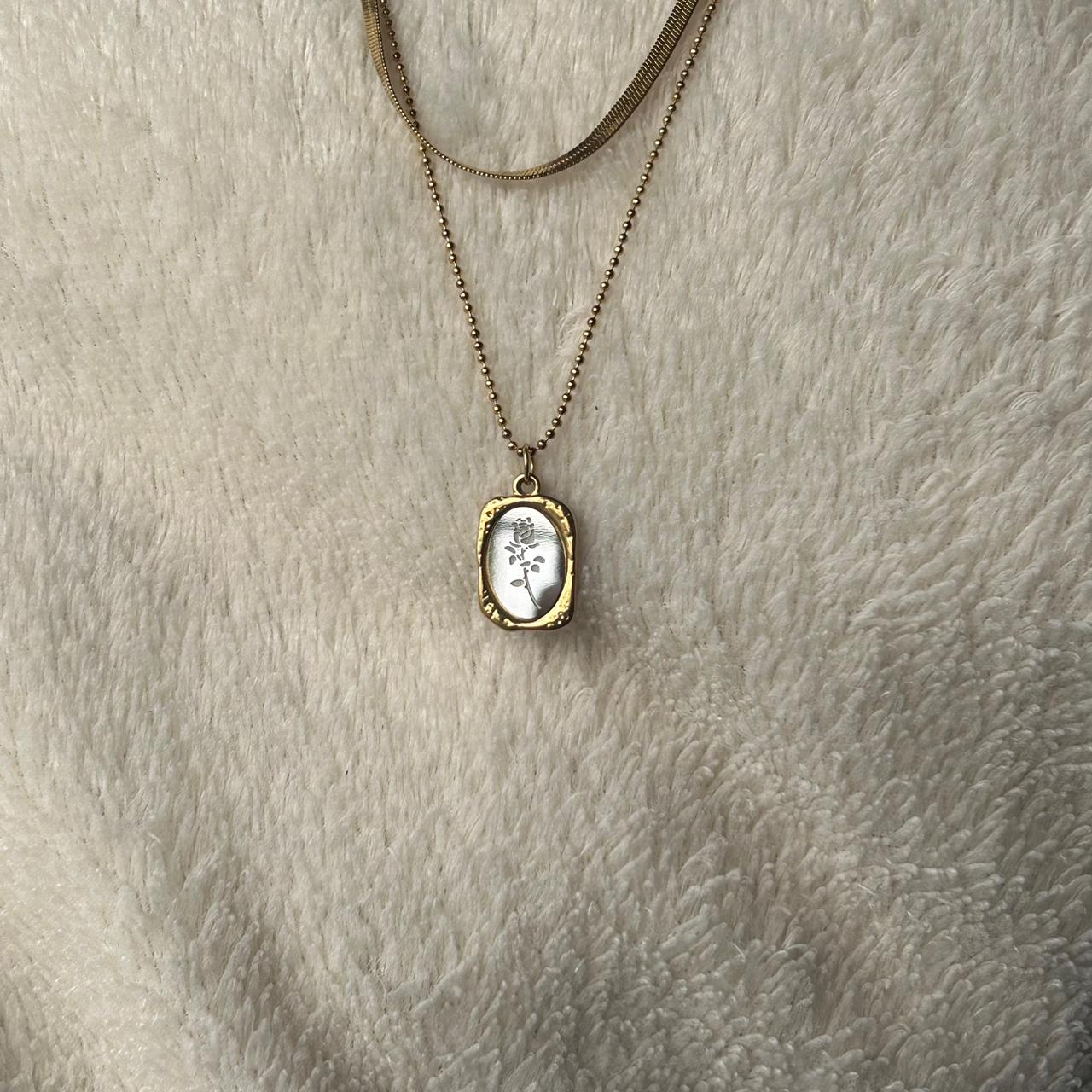 Rose Layer Necklace